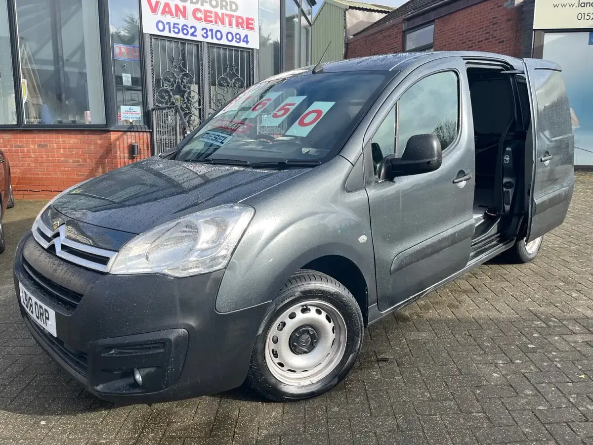 Usado Citroën Berlingo 100 HP (73 kW) 2018 Cinzento Monovolume