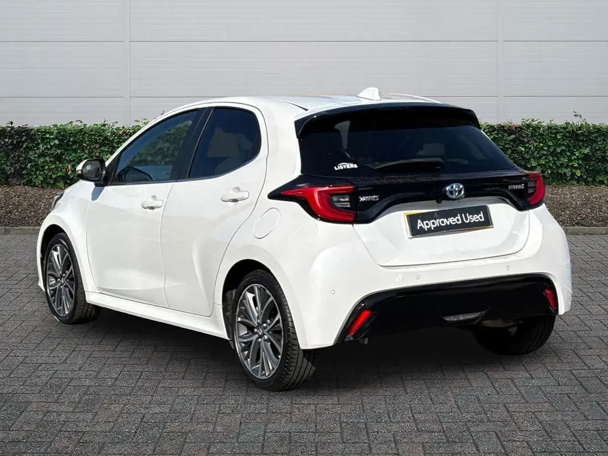 Used Toyota Yaris 2023 White Hatchback
