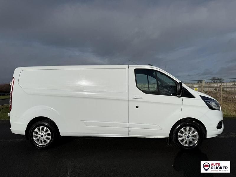 Used Ford Transit Custom Limited 130 HP (95 kW) 2021 White Van