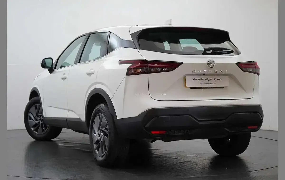 Used Nissan Qashqai Acenta Premium 138 HP (101 kW) 2023 White SUV