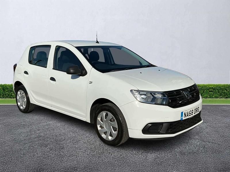 Used Dacia Sandero Essentiel 90 HP (66 kW) 2018 White Hatchback