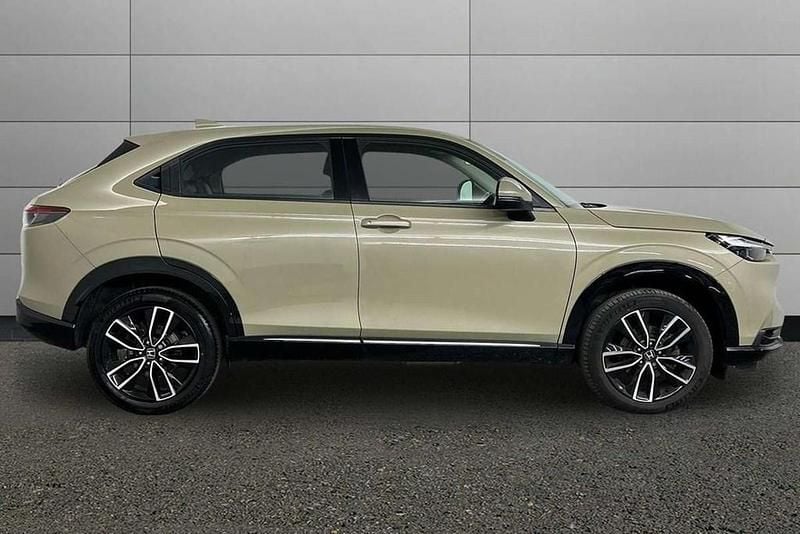 Used Honda HR-V Advance 131 HP (96 kW) 2023 Beige SUV