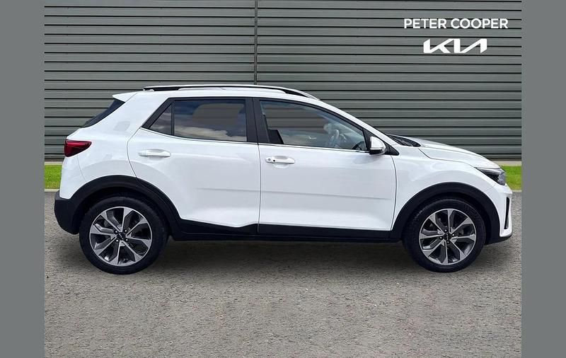 Used Kia Stonic 117 HP (86 kW) 2023 White SUV