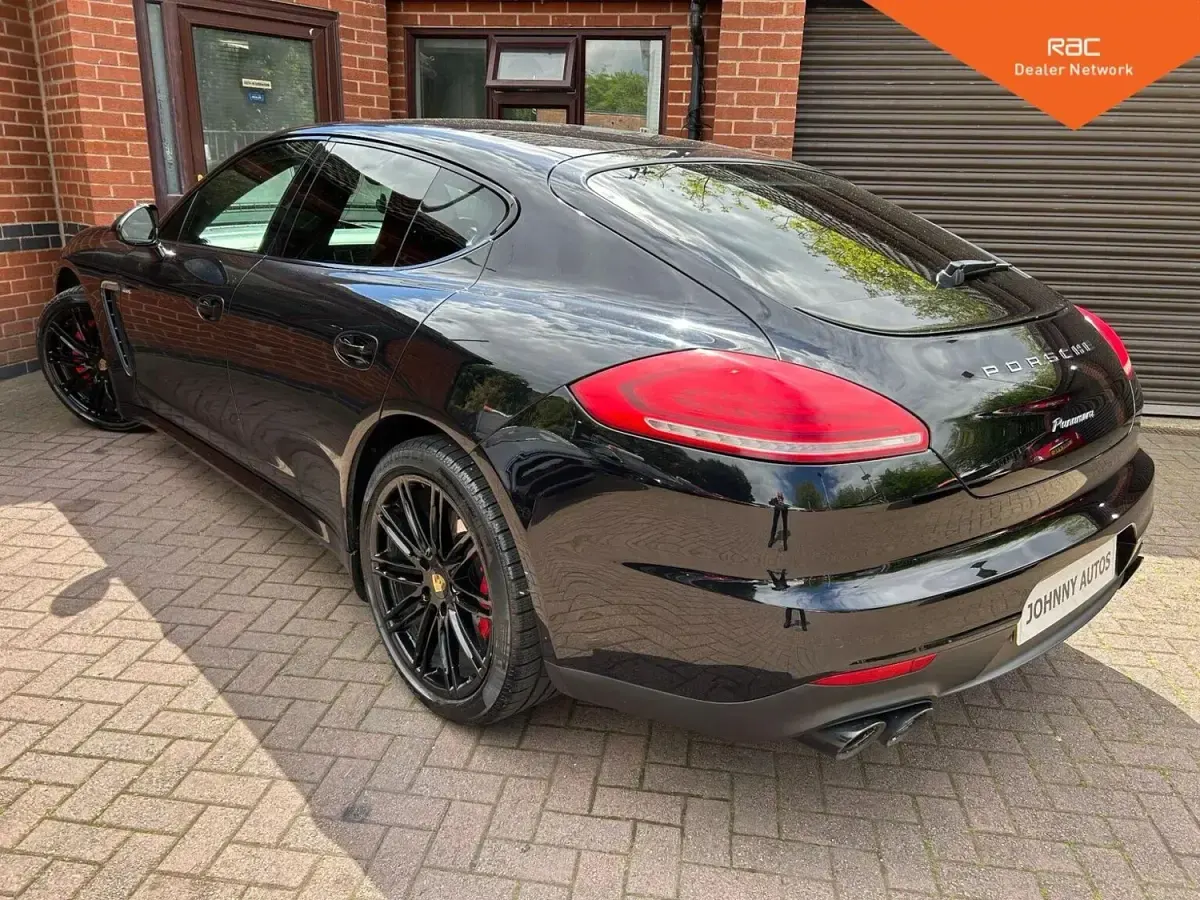 Usado Porsche Panamera 300 CV (220 kW) 2015 Negro Utilitario