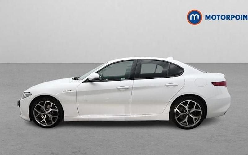 Used Alfa Romeo Giulia Veloce 280 HP (205 kW) 2021 White Sedan