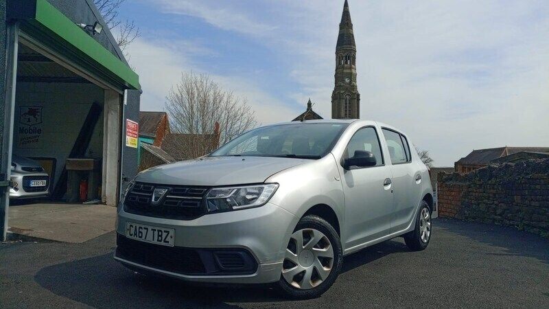Silver Used 2018 Dacia Sandero Ambiance Hatchback | £4,299 (Good price) - Image 1/4