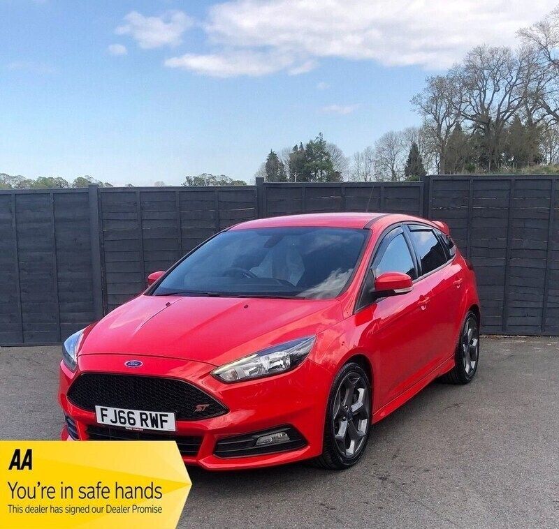 Red Used 2016 Ford Focus ST Hatchback | £9,596 (Good price) - Image 1/4