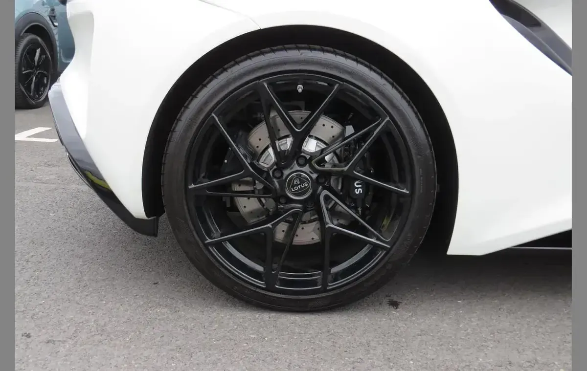 Used Lotus Emira 399 HP (293 kW) 2026 White Coupe