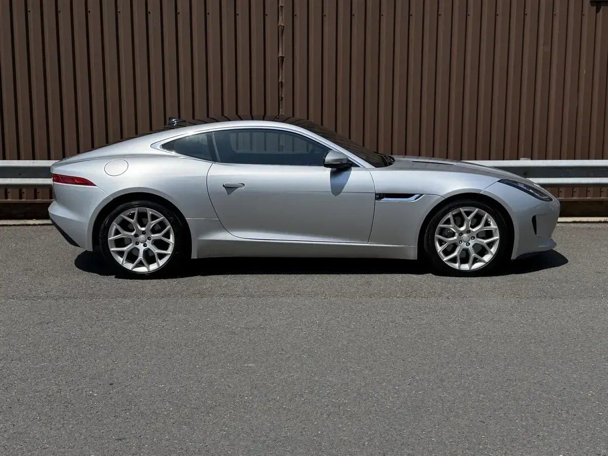Used Jaguar F-Type Supercharged 340 HP (250 kW) 2015 Silver Coupe