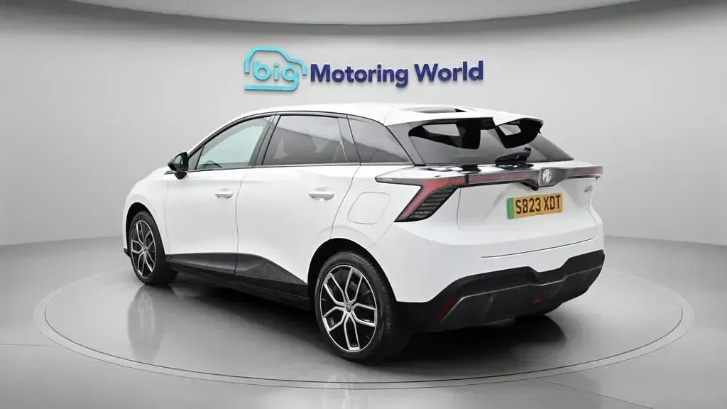 Used MG MG4 EV Trophy 319 kW (435 HP) 2023 White Hatchback