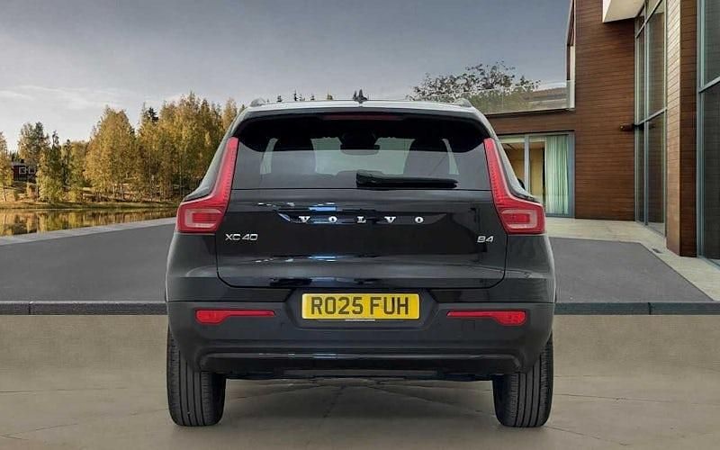 Used Volvo XC40 Plus 197 HP (144 kW) 2025 SUV