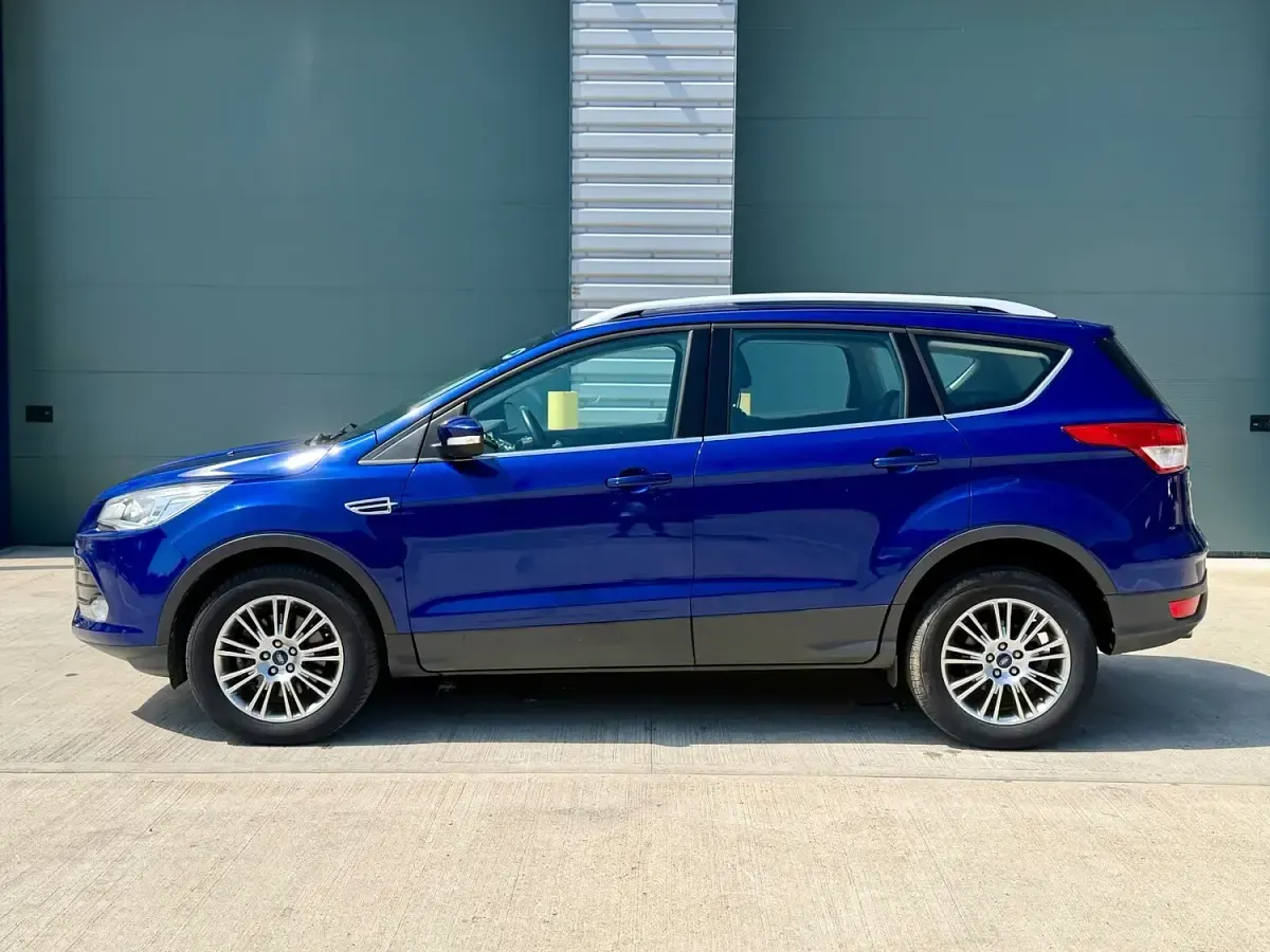 Used Ford Kuga 150 HP (110 kW) 2014 Blue SUV