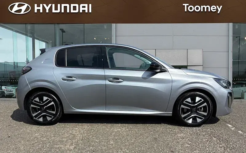 Used Peugeot 208 Allure 101 HP (74 kW) 2025 Hatchback