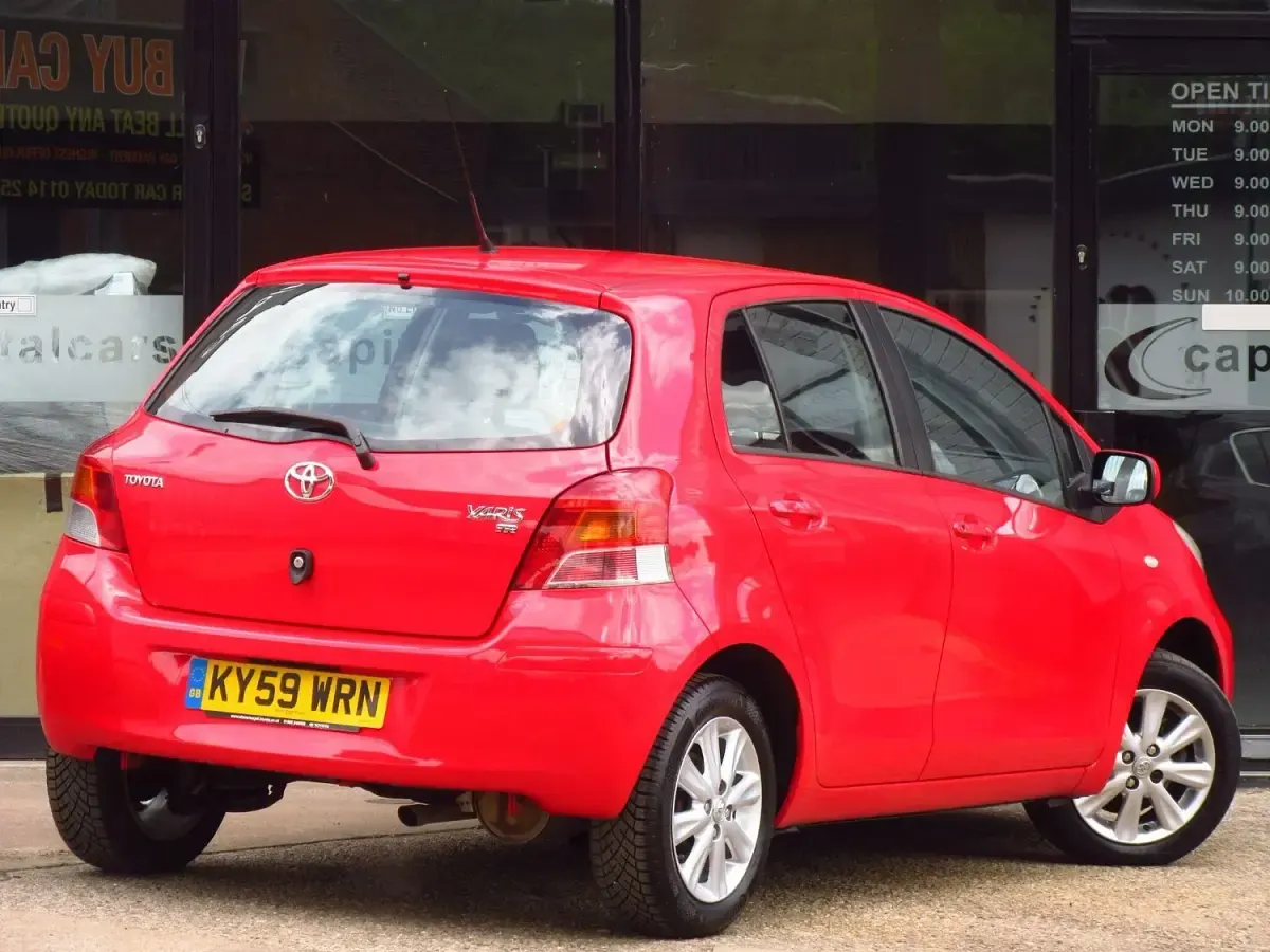 Used Toyota Yaris 101 HP (74 kW) 2009 Red Hatchback