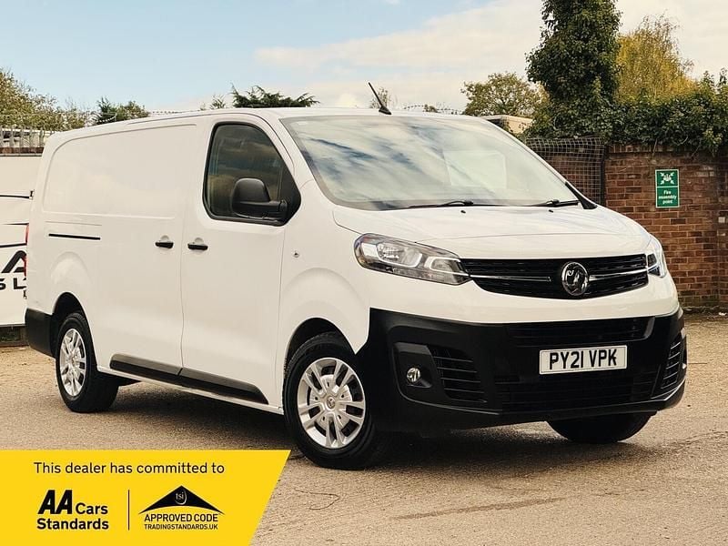White Used 2021 Vauxhall Vivaro Van | £9,490 (Good price) - Image 1/4