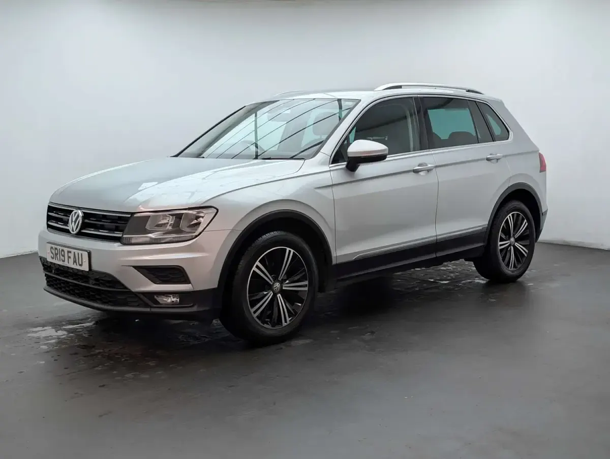 Second-hand VW Tiguan SE 130 CP (95 kW) 2019 Argintiu SUV
