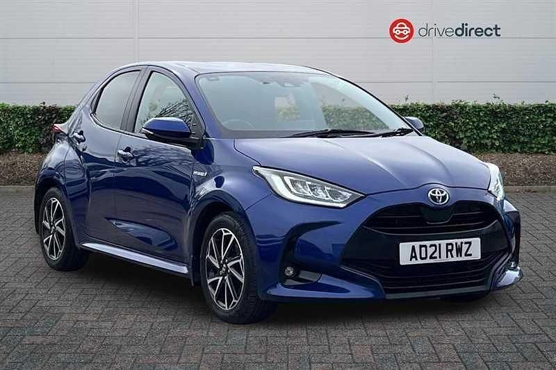 Used Toyota Yaris Hybrid Design 116 HP (85 kW) 2021 Blue Hatchback