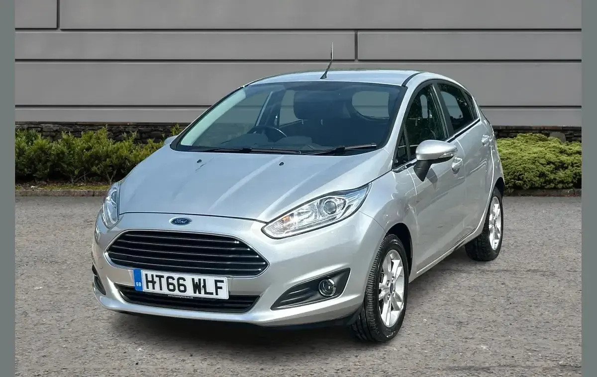 Used Ford Fiesta Zetec 99 HP (72 kW) 2017 Silver Hatchback