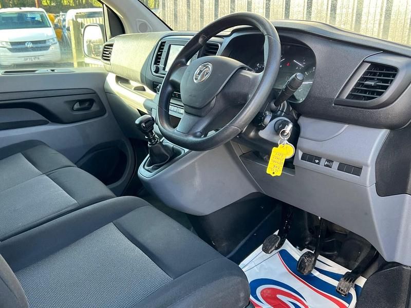 Used Vauxhall Vivaro Sportive 120 HP (88 kW) 2022 Grey MPV