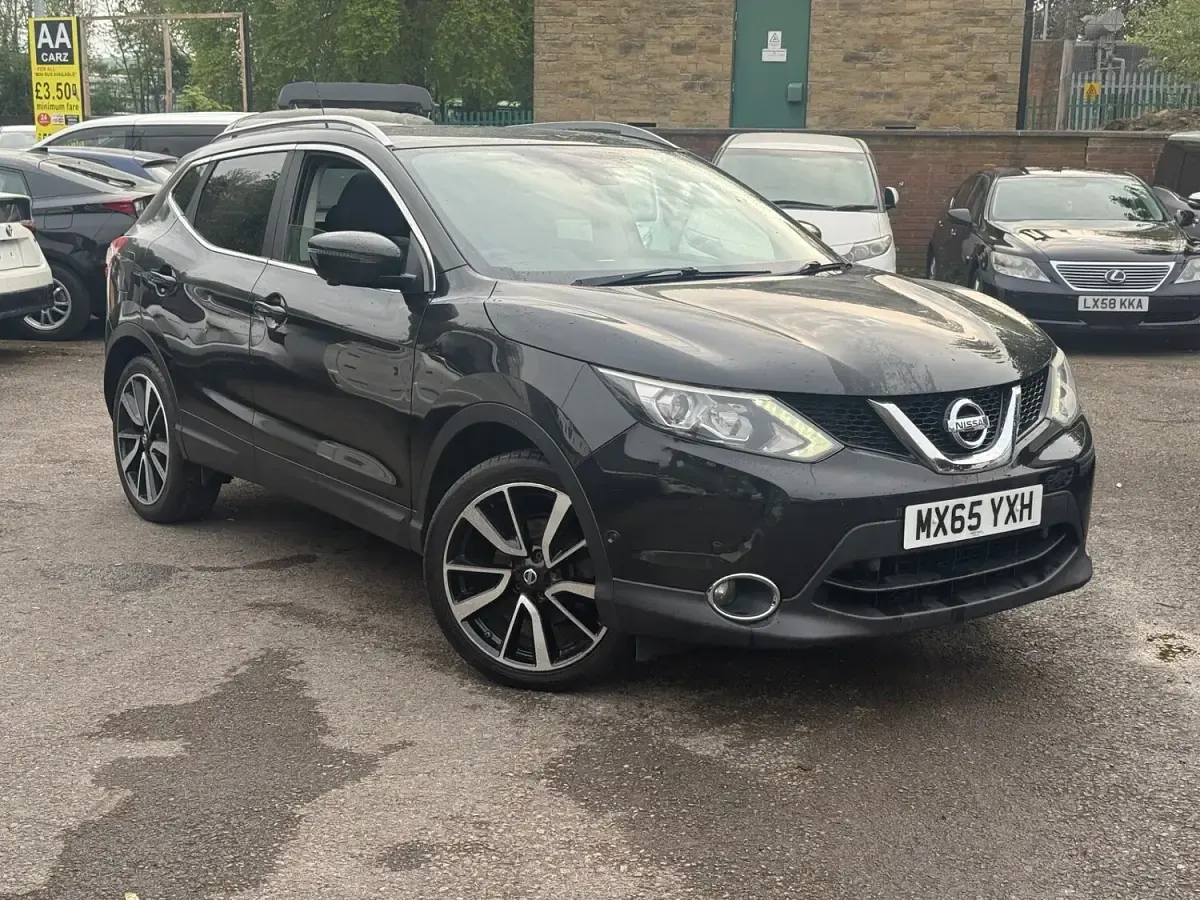 Used Nissan Qashqai Tekna 110 HP (80 kW) 2015 Black SUV