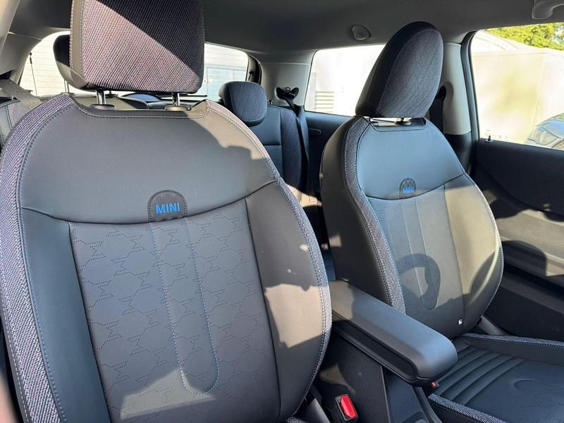 New Mini Cooper Classic 2025 Silver Hatchback