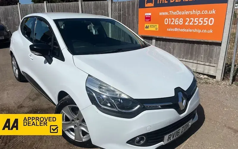 Used Renault Clio Dynamique 73 HP (53 kW) 2016 Hatchback