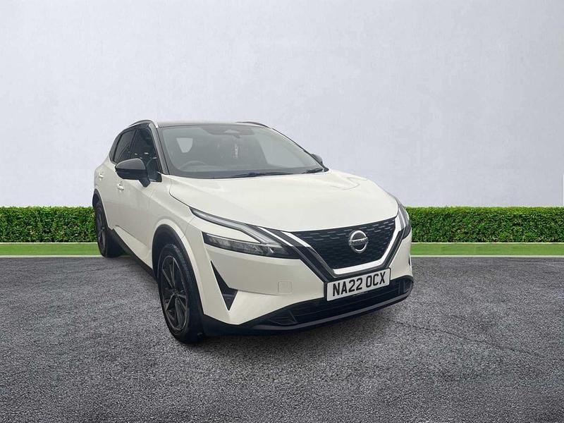 White Used 2022 Nissan Qashqai Tekna SUV | £16,298 (A bit pricey) - Image 1/4