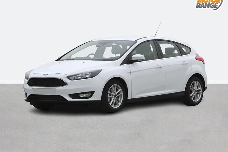 Used Ford Focus Titanium 125 HP (91 kW) 2015 White Hatchback