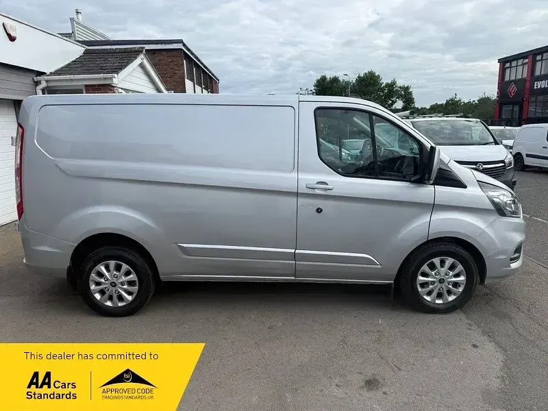 Used Ford Transit Custom Limited 130 HP (95 kW) 2020 Silver Van