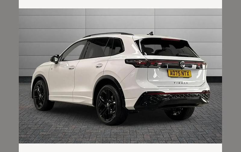 Used VW Tiguan R-line 150 HP (110 kW) 2025 White SUV