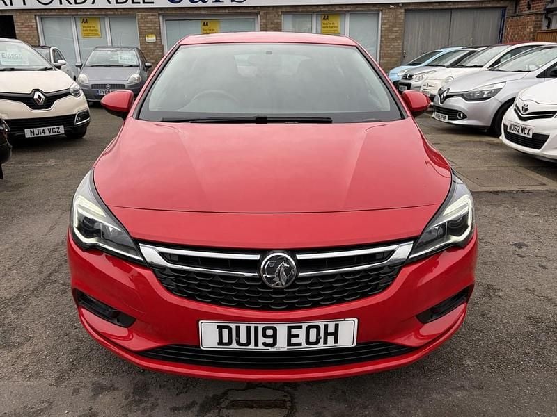 Used Vauxhall Astra Design Edition 105 HP (77 kW) 2019 Red Hatchback