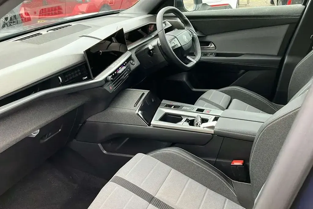 Used Vauxhall Grandland X S 136 HP (100 kW) 2024 Blue SUV