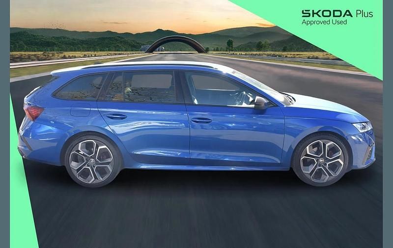Used Skoda Octavia vRS 245 HP (180 kW) 2023 Blue Estate
