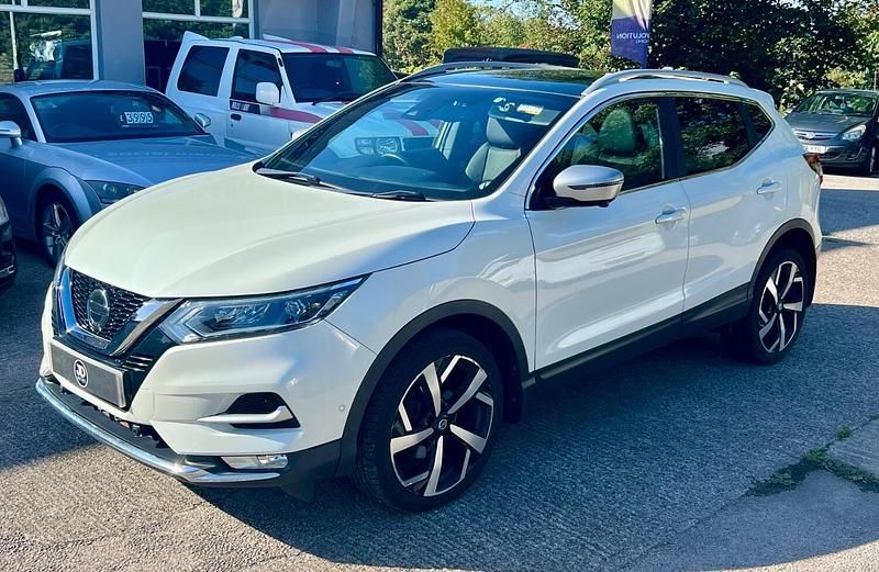 White Used 2018 Nissan Qashqai SUV | £14,495 (Fair price) - Image 1/4