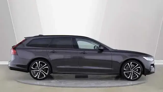 Second-hand Volvo V90 Ultimate 250 CP (183 kW) 2024 Gri Break