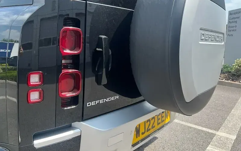 Used Land Rover Defender 249 HP (183 kW) 2022 Black SUV