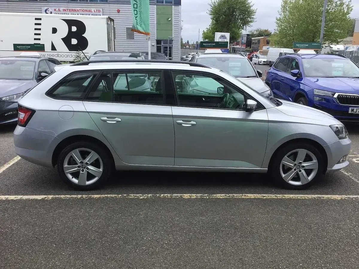 Used Skoda Fabia 81 HP (59 kW) 2017 Brilliant silver metallic Estate