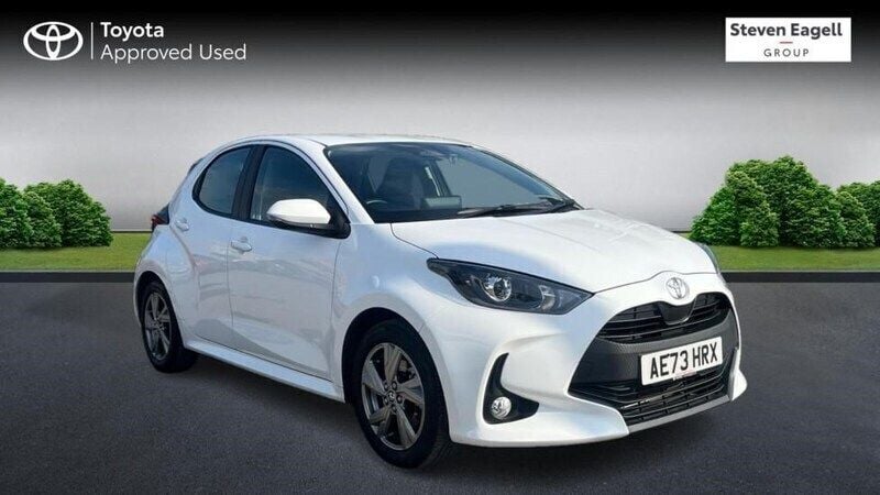 White Used 2024 Toyota Yaris Hybrid Hatchback | £17,383 (Good price) - Image 1/2
