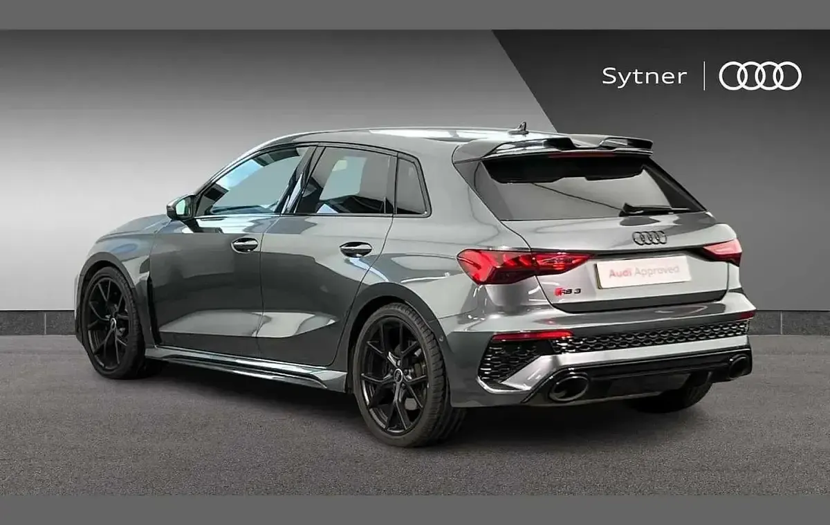 Usado Audi RS3 Sport 400 CV (294 kW) 2024 Gris Berlina