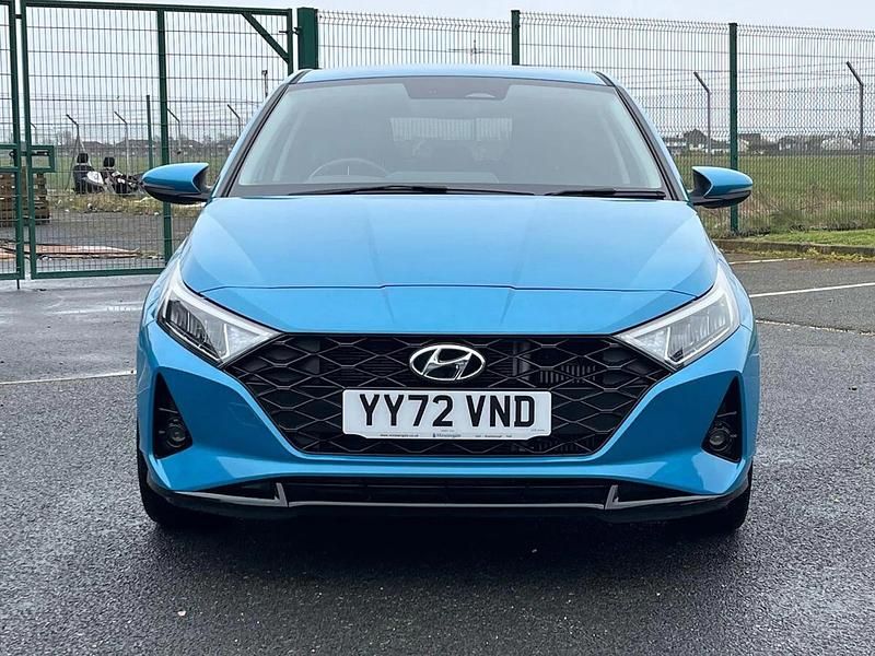 Used Hyundai i20 Premium 100 HP (73 kW) 2023 Blue Hatchback