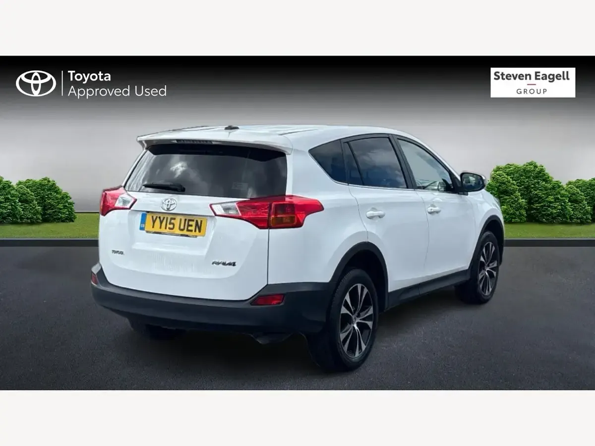 Used Toyota RAV4 124 HP (91 kW) 2015 White SUV