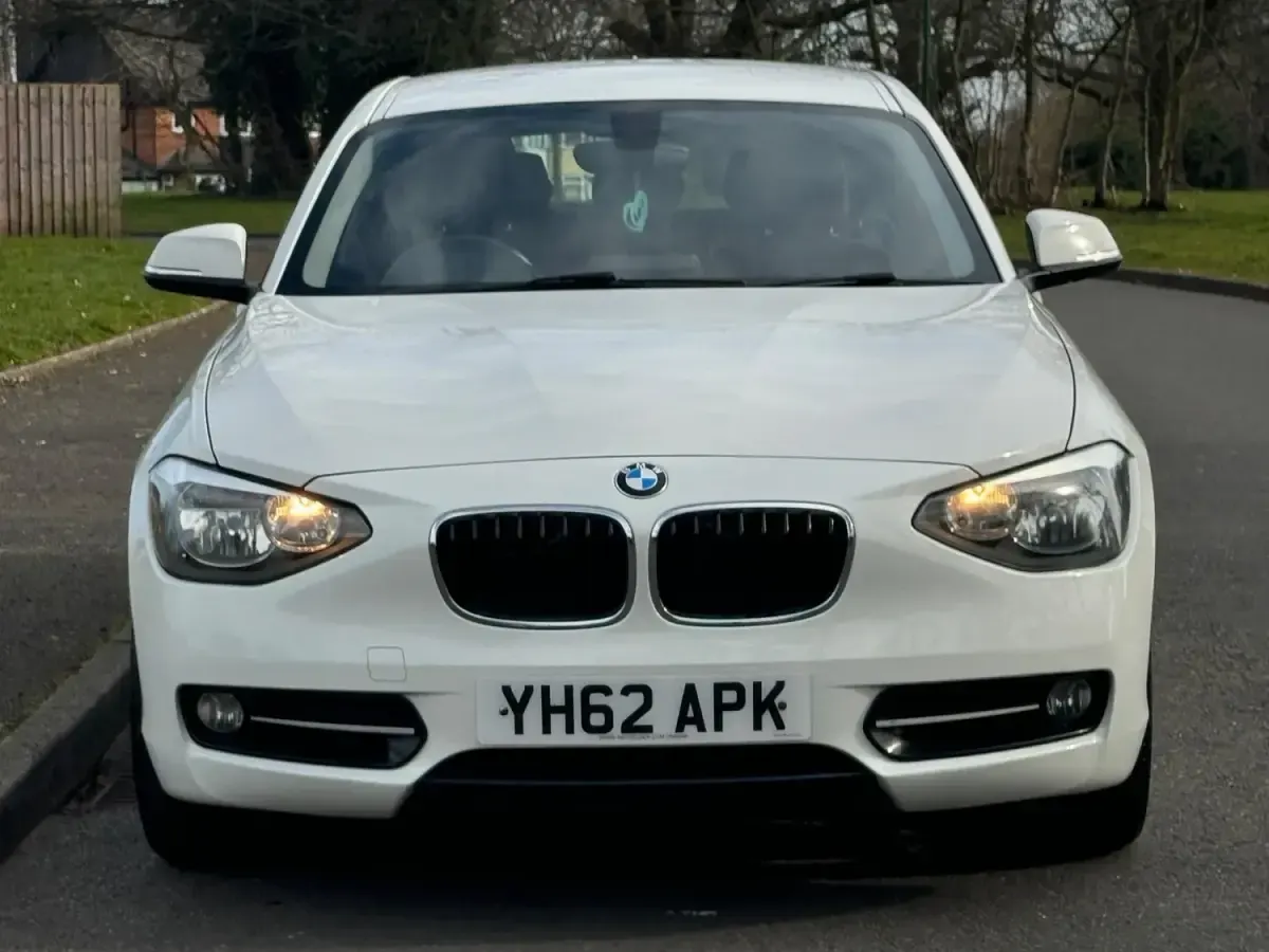 Used BMW 116 Sport Line 2012 White Hatchback