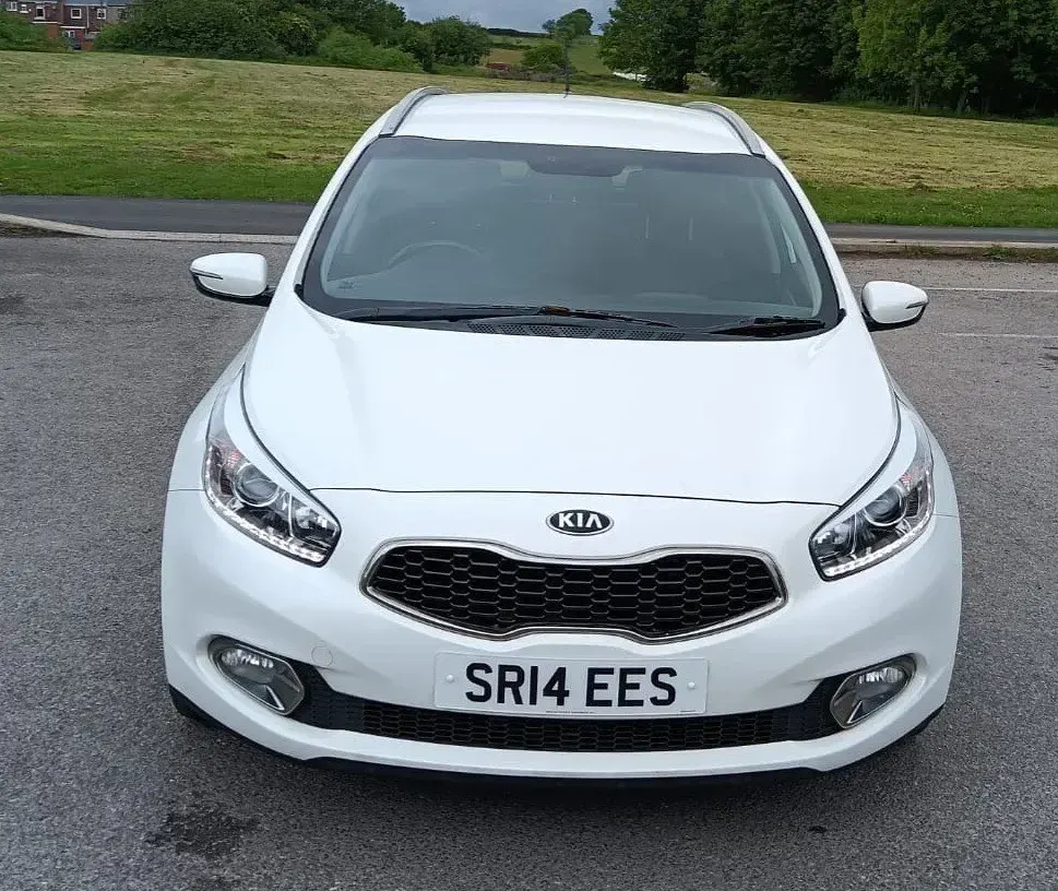 Used Kia Ceed 128 HP (94 kW) 2014 White Hatchback