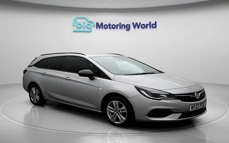 Used Vauxhall Astra Business Edition 131 HP (96 kW) 2021 Silver Estate