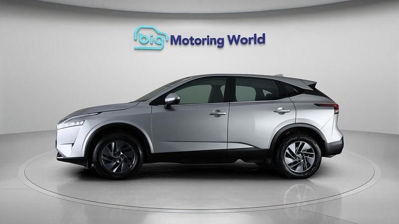 Used Nissan Qashqai Acenta Premium 140 HP (102 kW) 2024 Silver SUV