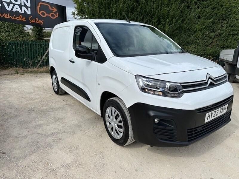 White Used 2022 Citroën Berlingo MPV | £9,450 (Fair price) - Image 1/3