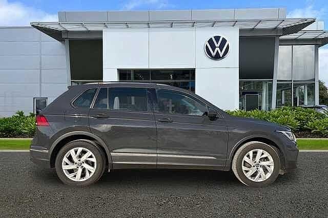 Used VW Tiguan Life 150 HP (110 kW) 2022 Grey SUV