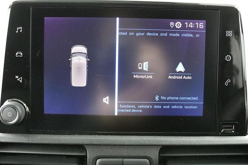 Used Peugeot Partner 100 HP (73 kW) 2022 White MPV