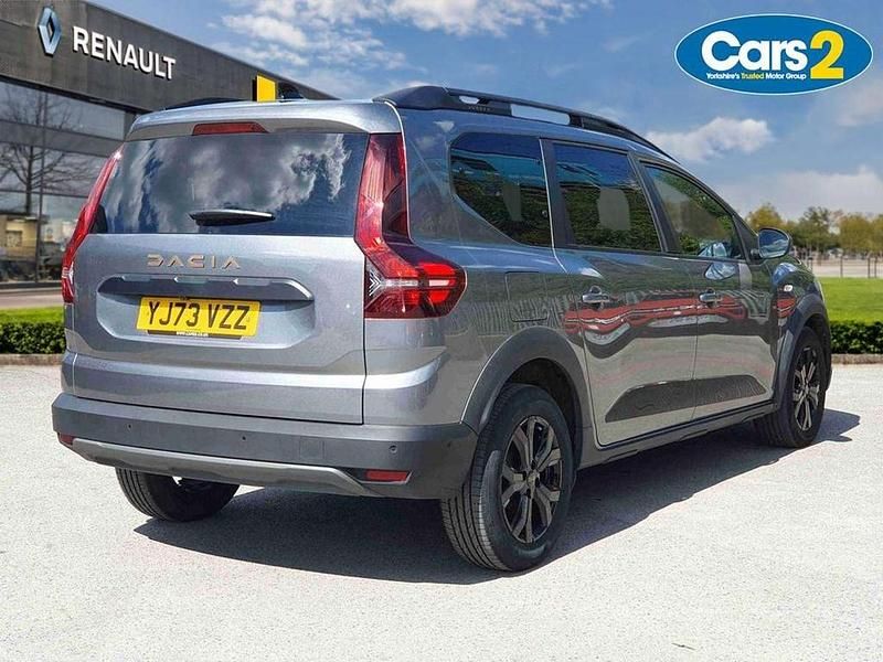 Used Dacia Jogger Extreme 110 HP (80 kW) 2024 Grey MPV