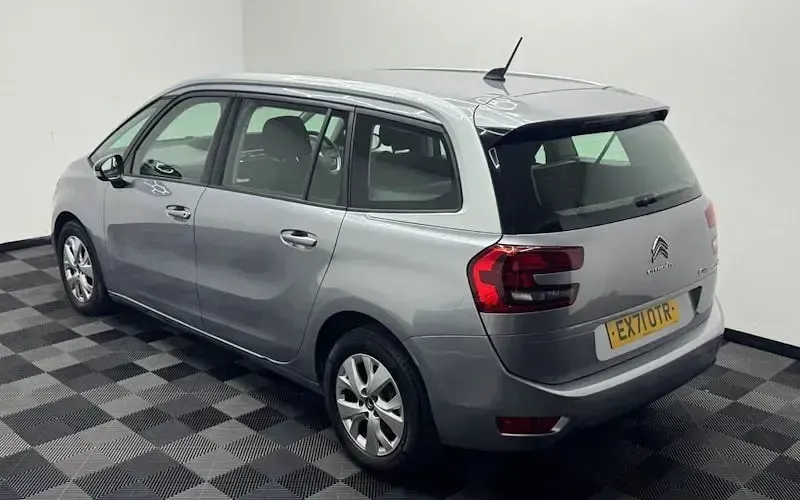 Usado Citroën C4 SpaceTourer Live 131 HP (96 kW) 2021 Monovolume